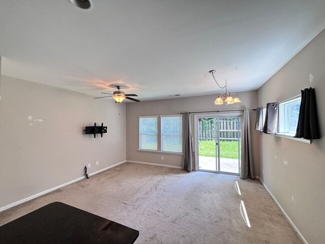 Building Photo - Modern 2-Bedroom Suite Home Near Hospitals...