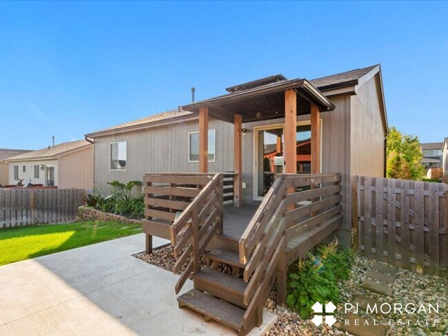 Building Photo - 3 Bedroom , 2 Bathroom House - Available I...