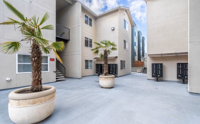 Interior Photo - Husky Court Apartments