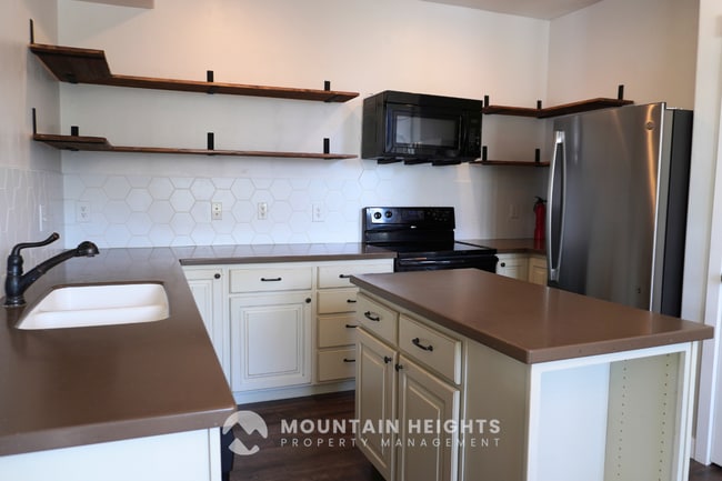 Building Photo - 10983 Sunup Way