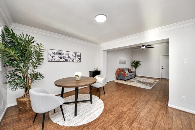 Building Photo - 18209 Vinland Dr