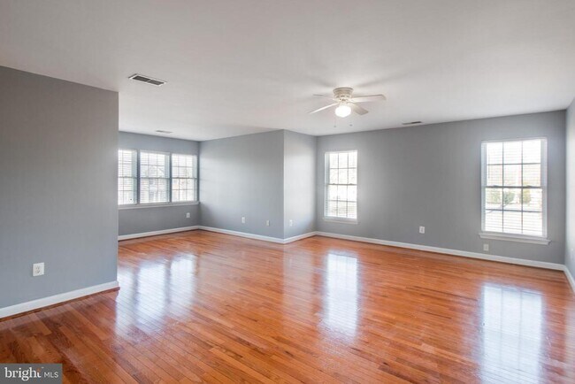 Building Photo - 15309 Lions Den Rd