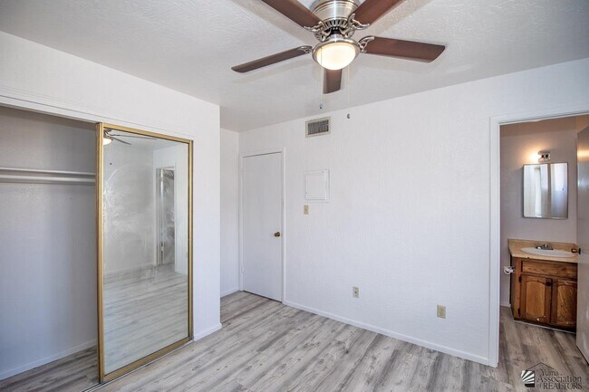 Building Photo - 123 S Magnolia Ave