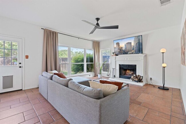 Building Photo - 7604 Vail Valley Dr