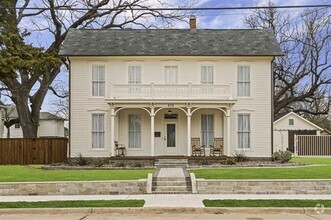 Building Photo - 616 W Virginia St