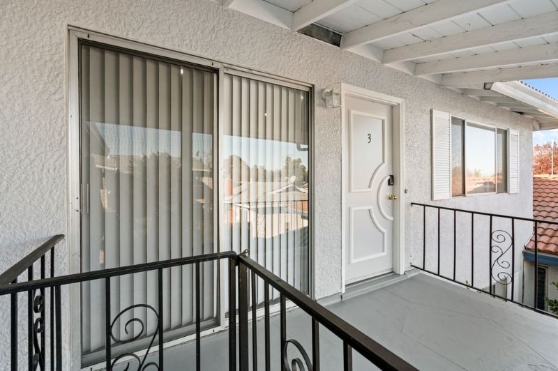 Building Photo - 3947 Vía Milano