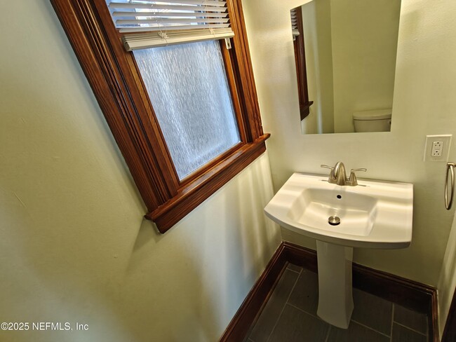 Building Photo - 1250 N Liberty St