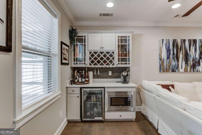 Building Photo - 1450 Edgebrook Ct NE