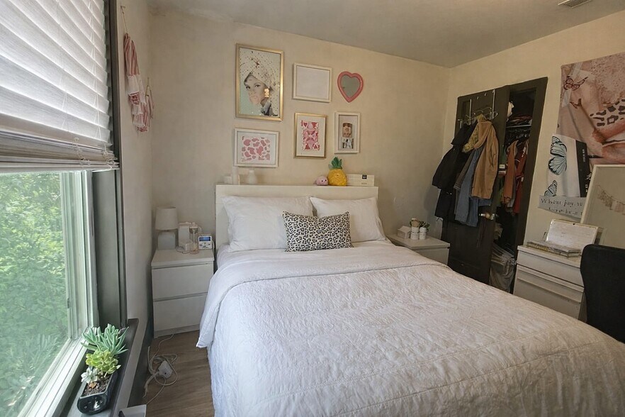 Building Photo - 1829 N Bouvier St