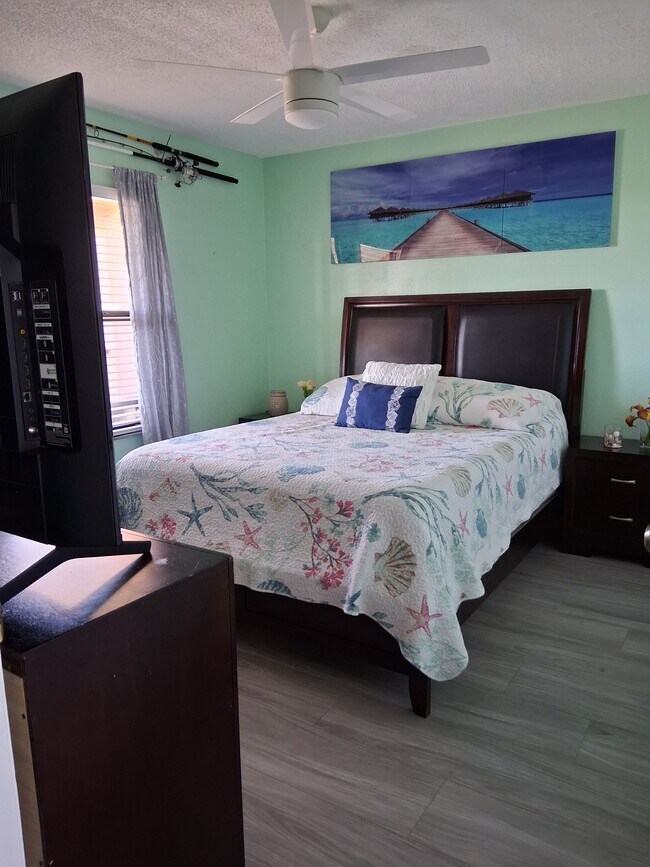 Building Photo - 2390 Ocean Shore Blvd