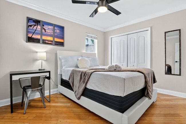 Building Photo - 2423 NE 202nd St