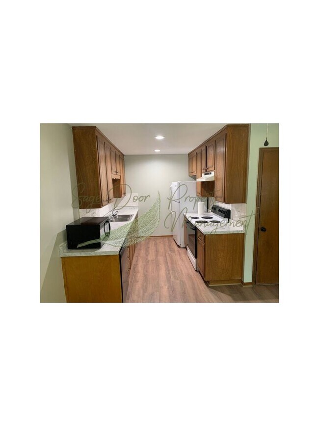 Building Photo - 3 BEDROOM IN BLUE SPRINGS!!!