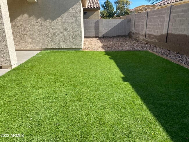 Building Photo - 1675 W Pelican Dr