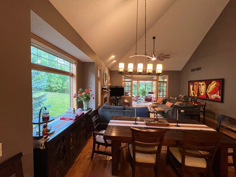 Building Photo - 13904 Shoreside Ct
