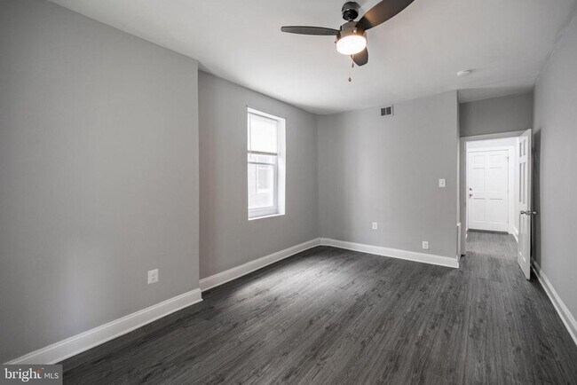 Building Photo - 5847 Willows Ave