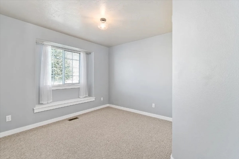Building Photo - 2114 N Rosedust Dr