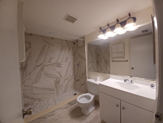 Building Photo - 205 Foxtail Dr