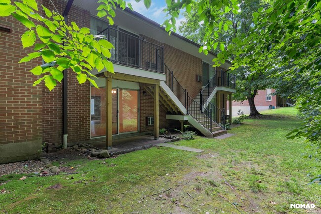 Building Photo - 1634 Farmington Ave