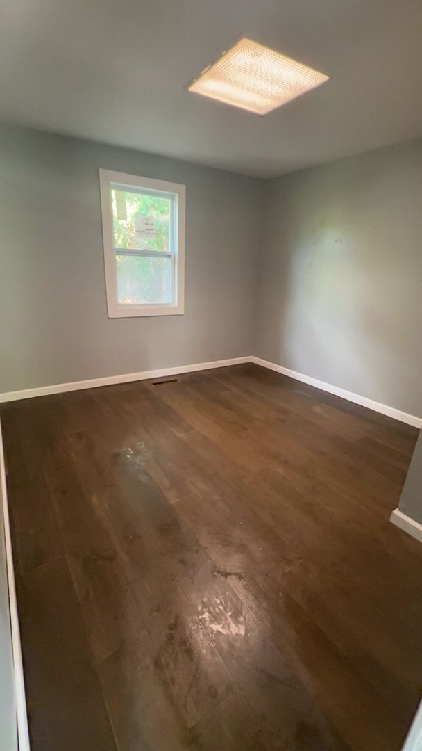 Building Photo - 2 bedrooms house completely remodeled