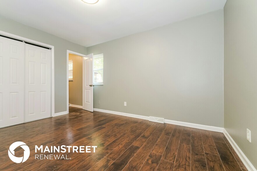 Building Photo - 404 SW Keystone Ct