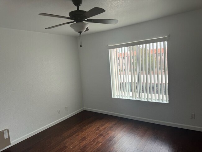 Building Photo - Mesa Tempe border 2 bedroom rental