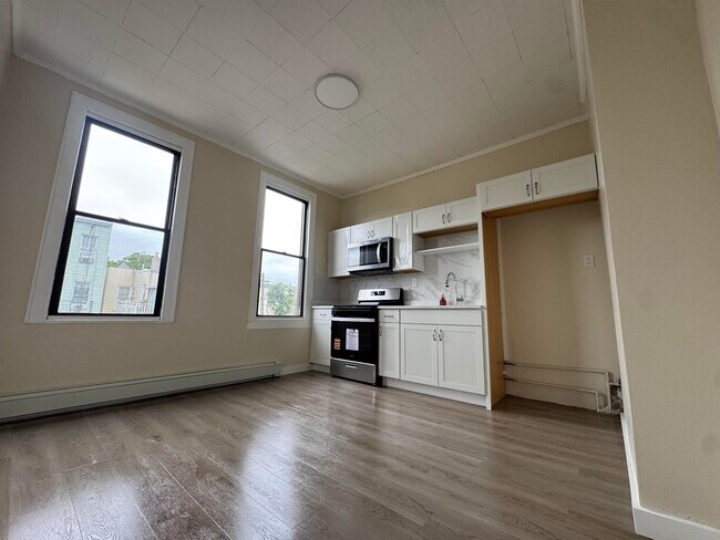 Building Photo - 227 48th St