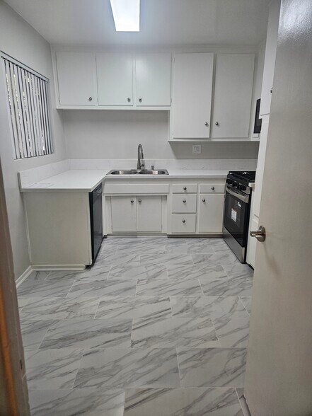 Primary Photo - Canyon Gardens