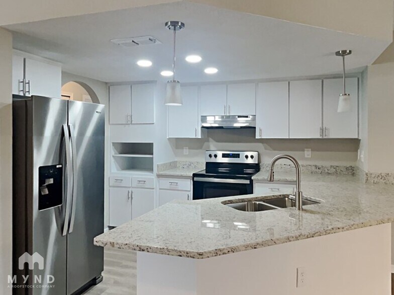 Building Photo - 10327 Lansfield St