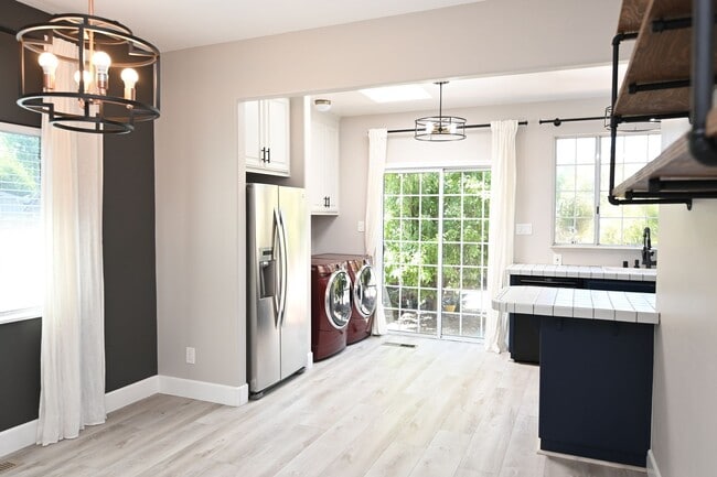 Building Photo - Nice Willow Glen Bungalow, Pet Friendly, 2...