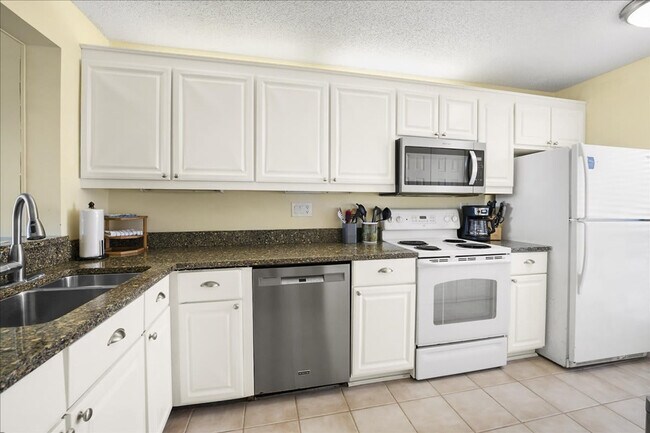 Building Photo - 1733 Sea Fair Dr