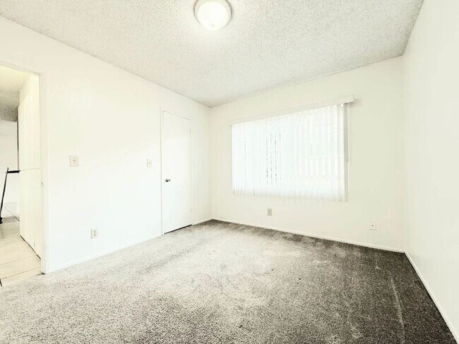 Building Photo - 11057 Ferina St