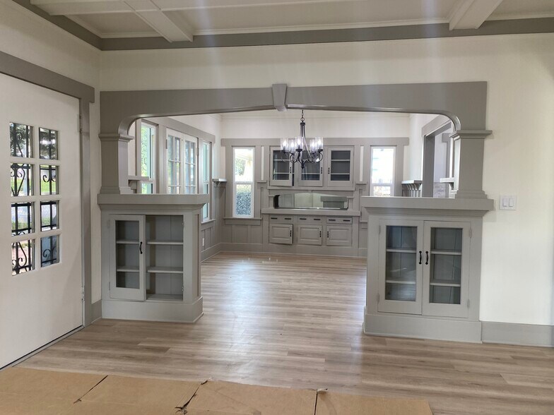 Building Photo - 1826 Lincoln Ave