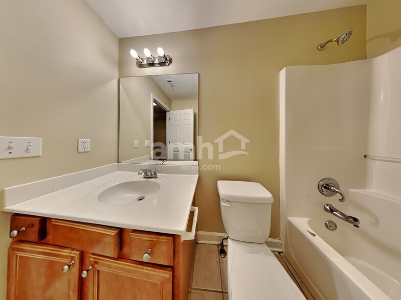 Building Photo - 708 Austin Creek Dr