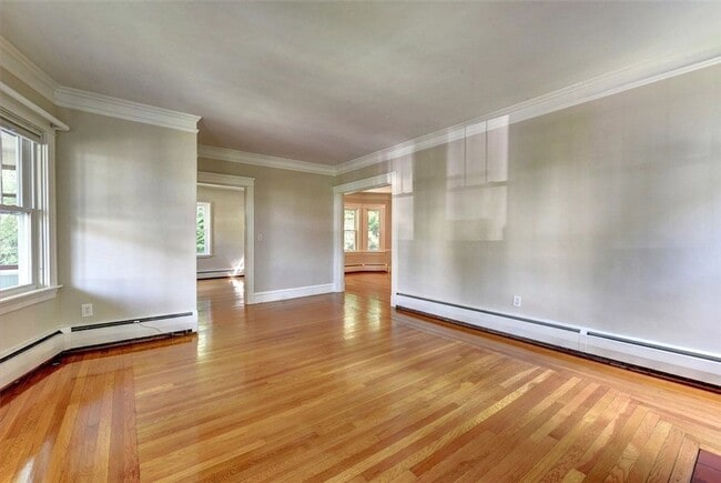 Building Photo - ****Pawtucket/Oakhill - Three Bed Single F...