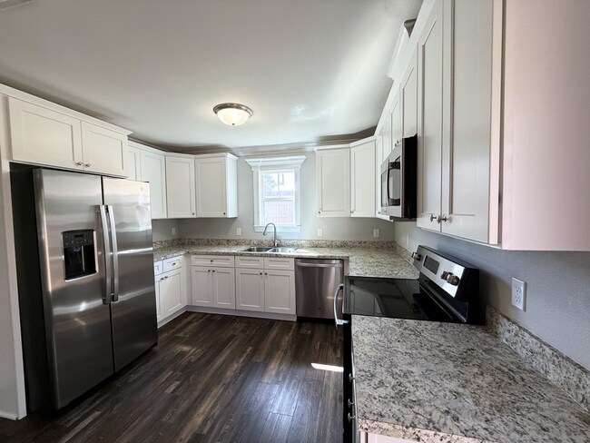 Building Photo - 120 Lance Ln