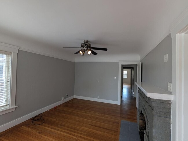 Building Photo - 533 Oak Ave