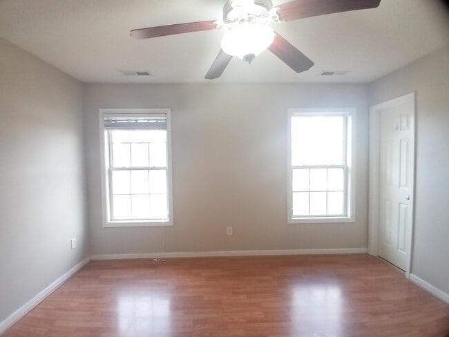 Building Photo - 3525 Drayton Dr