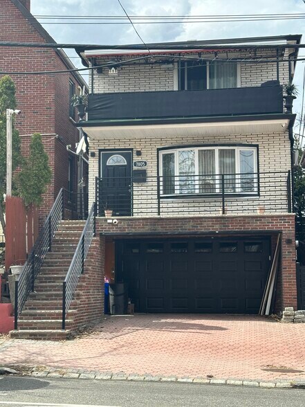 Building Photo - 7805 Park Ave