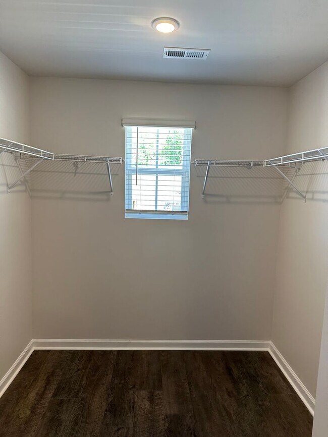 Building Photo - Pre-Leasing Now! Discover This Beautiful 3-Bedroom, 2.5-Bath Home in Cullman