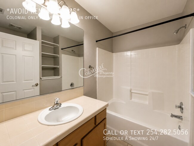 Building Photo - 6005 Perlita Dr