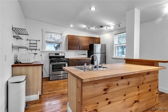 Building Photo - 575 Auburn Ave