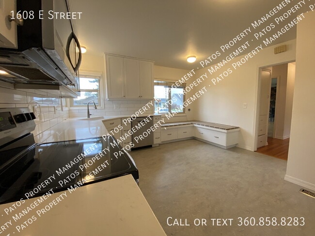 Building Photo - 1608 E St