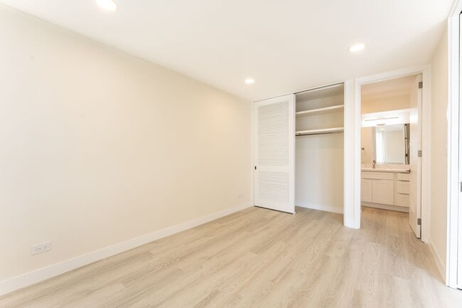 Building Photo - Newly Renovated. Ocean & Marina Views. Assigned Parking.