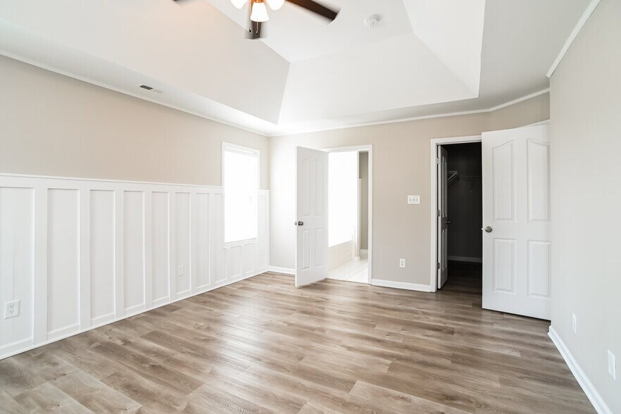 Building Photo - 5703 Waverly Lynn Ln