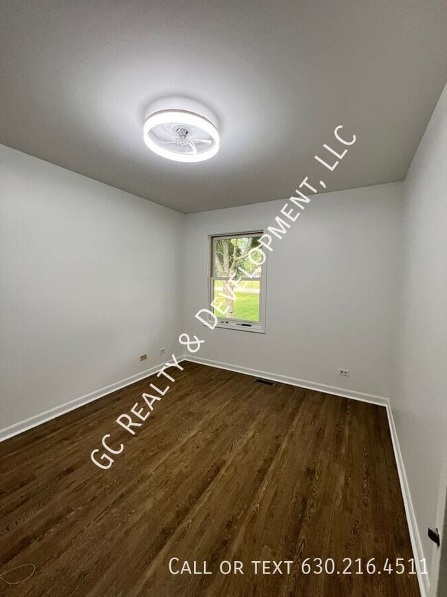 Building Photo - 1210 S Capri Terrace