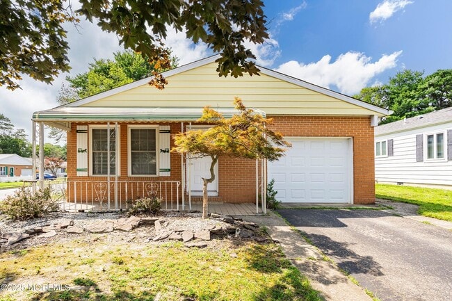 Primary Photo - 65 Innsbruck Dr