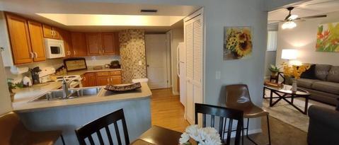 Building Photo - 16 Pinehurst Pl