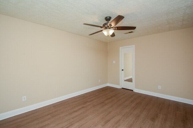 Building Photo - 19331 Nasworthy Dr
