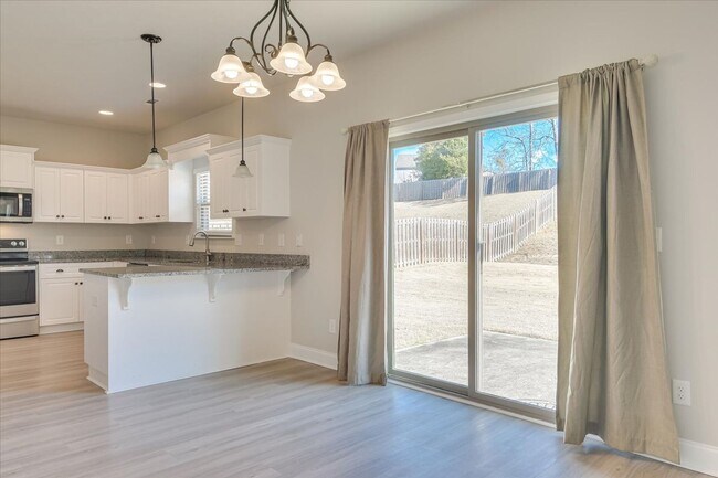 Building Photo - 4 bedroom, 2.5 bathroom in Harlem, GA with...