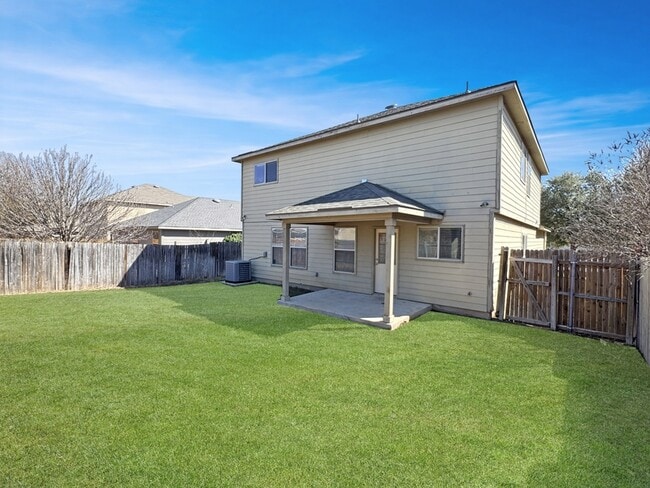 Building Photo - 8139 Ashwood Pointe